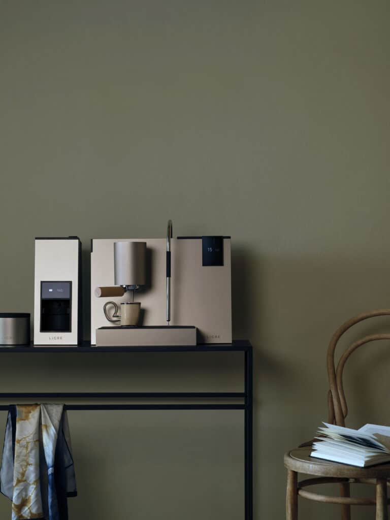 LIGRE Youn Siji moderne Espressomaschine im eleganten Design für Kaffeegenuss.
